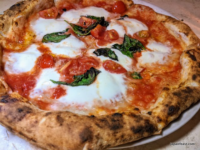 Tokyo's New Italian Pizza Restaurant "Upmarket Pizza & Cafe"