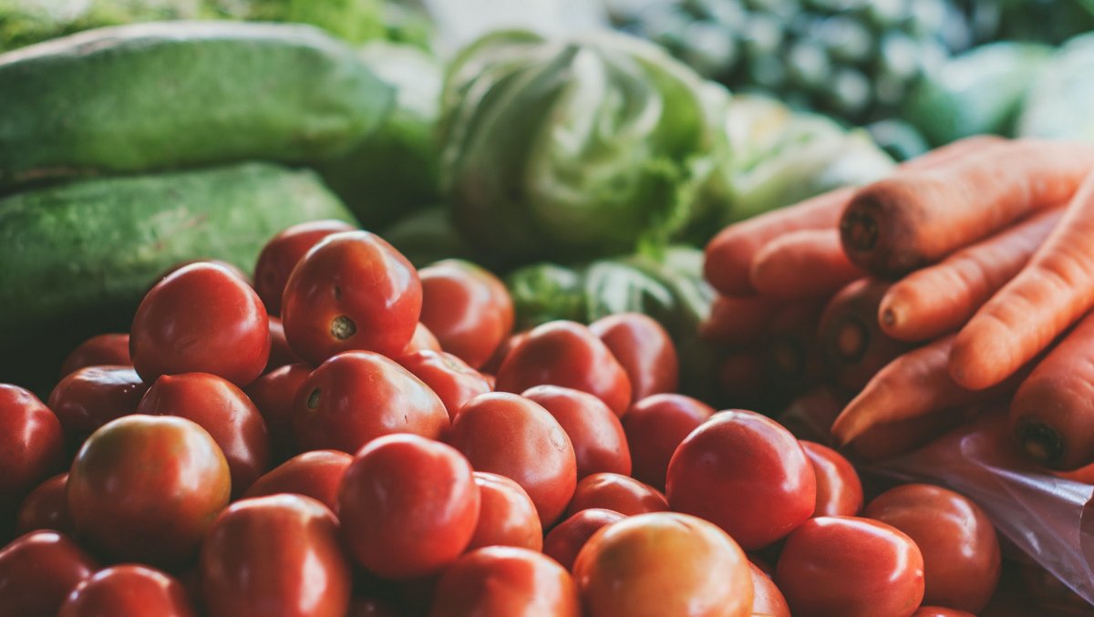 “Drive-Through Produce Market” Opens in Sendai!