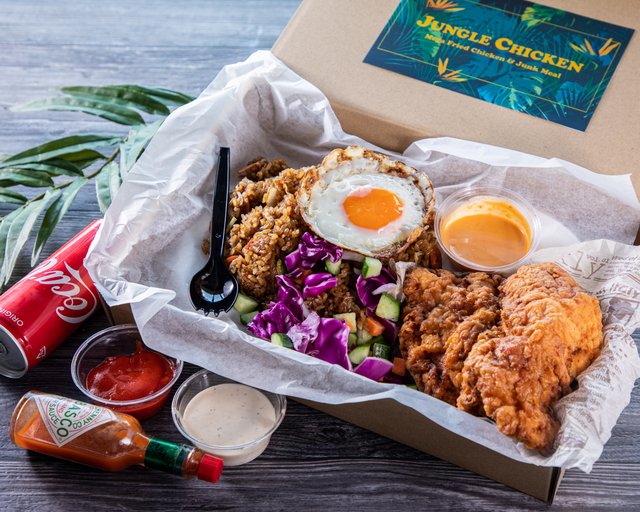 "Jungle Chicken" Opened in the Osaka Minami