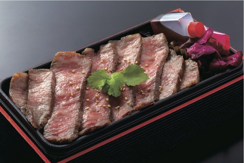 Kobe "Tsushi beef yakiniku Ota family" Kobe beef lean thigh steak lunch ¥2880