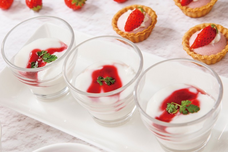 Mango Tree Tokyo Will Launch All-You-Can-Eat Strawberry Dessert Buffet