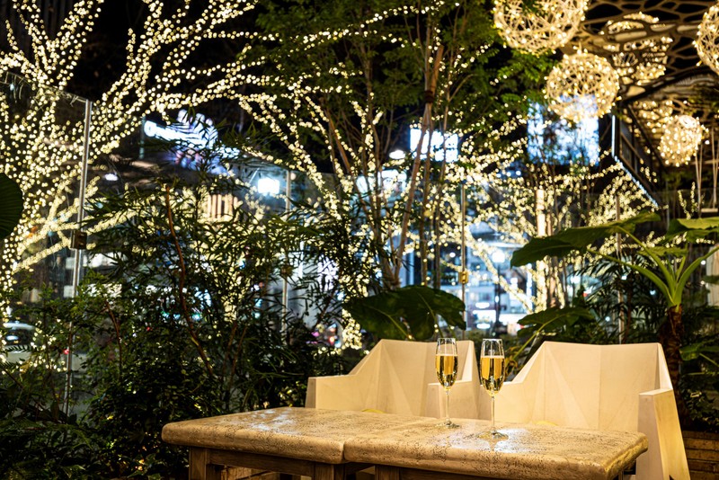 Join Christmas Live With Moët & Chandon